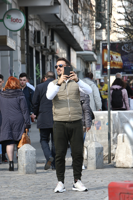 Nikos nu a ratat momentul pentru a se imortaliza în Centrul Vechi