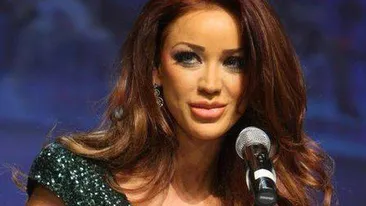 Le-a spus pa, dar se bat pe ea! Cristea si Slav s-au intrecut in a o recuceri pe Bianca de ziua ei! Ce dovezi de iubire i-au adus