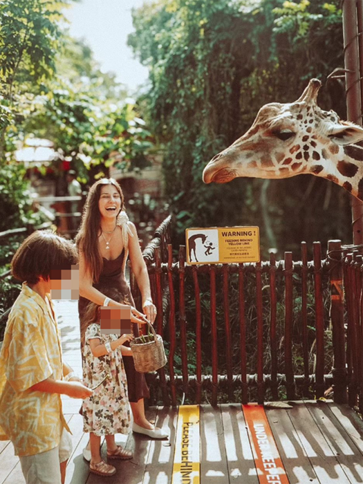 Dana și copiii fac echipa perfectă în vacanțe. (SURSA FOTO: INSTAGRAM.COM)