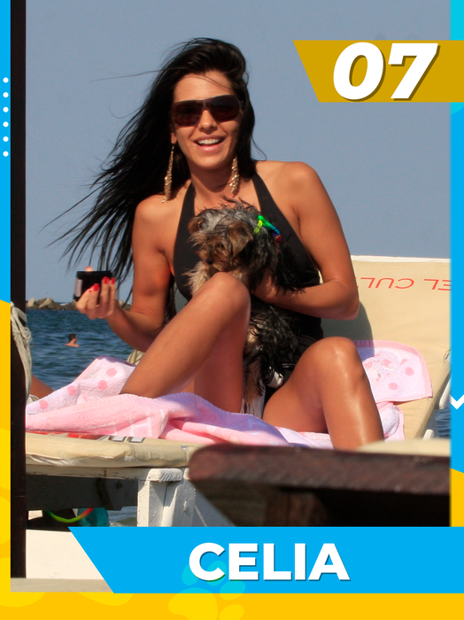 Top 25 dive cu prietenii necuvântători la plajă! Care e cea mai sexoasă dintre Bianca Drăgușanu, Crina Abrudan sau Lora?
