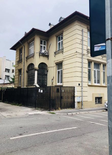 Prețul unui apartament în centrul Capitalei a creat isterie pe Internet! Suma ireală pe care o cere proprietarul: ”La bucătărie, trebuie să stai în genunchi să gătești”