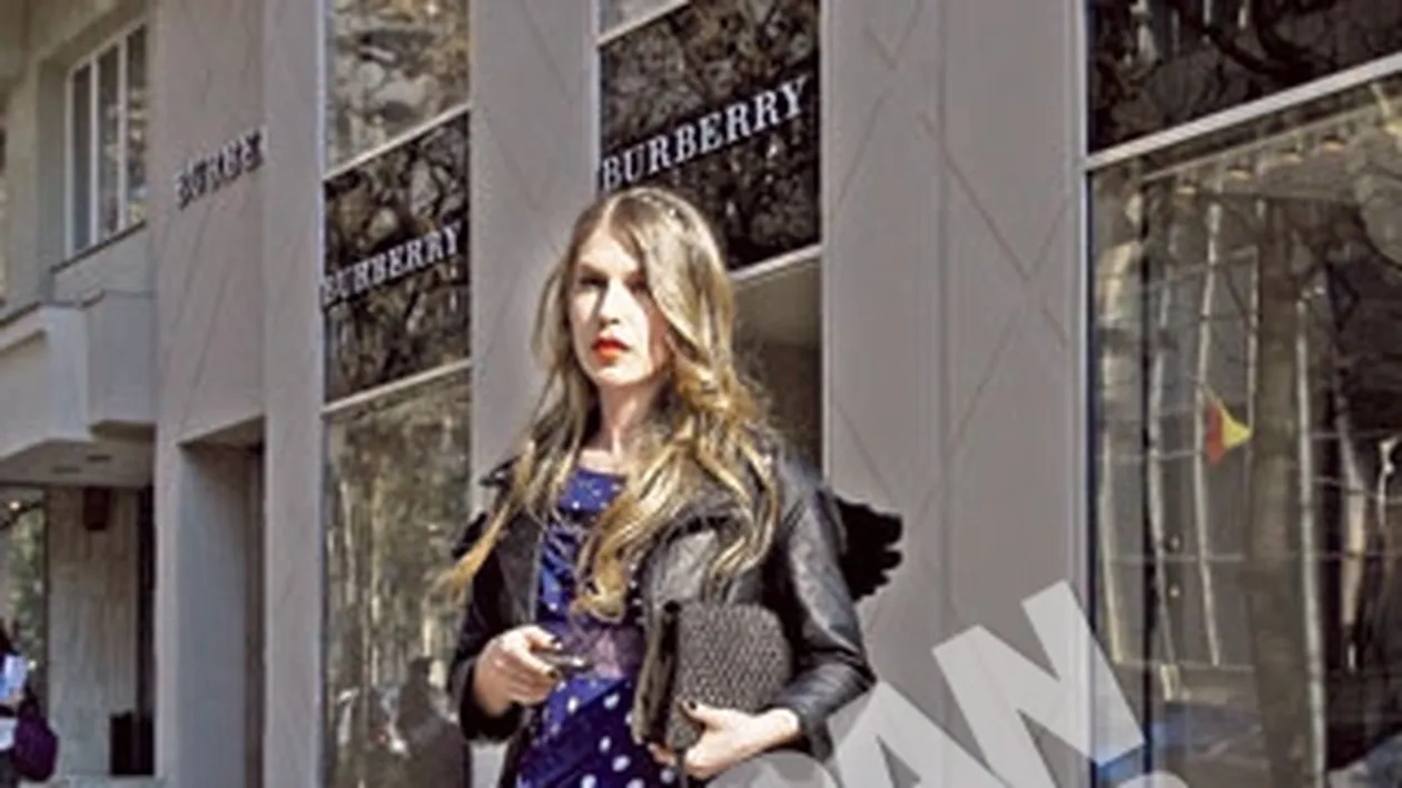 Face shopping ca la Londra! Corina se bucura din plin de deschiderea unui nou magazin de lux in Bucuresti