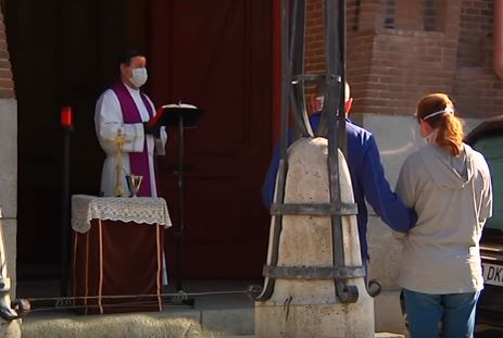 Ți se face pielea de găină! Cum arată o înmormântare pe vreme de pandemie COVID-19