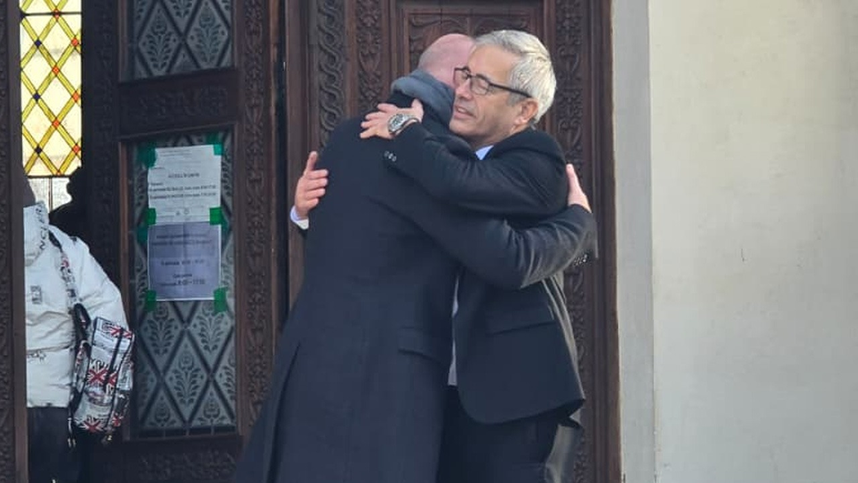 Tatăl Loredanei Groza, înmormântat la cimitirul Bellu. Familia și apropiații își iau rămas-bun într-un mod special