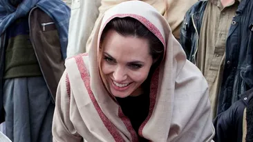 Ce i-a scris o adolescentă din Afganistan Angelinei Jolie. Actrița și-a făcut cont pe Instagram special să posteze mesajul emoționant