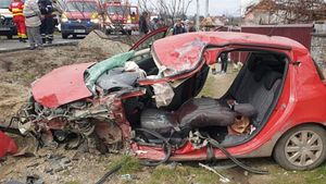 Tragedie pe șosea în Suceava! Un bărbat a murit, iar o tânără este în stare gravă
