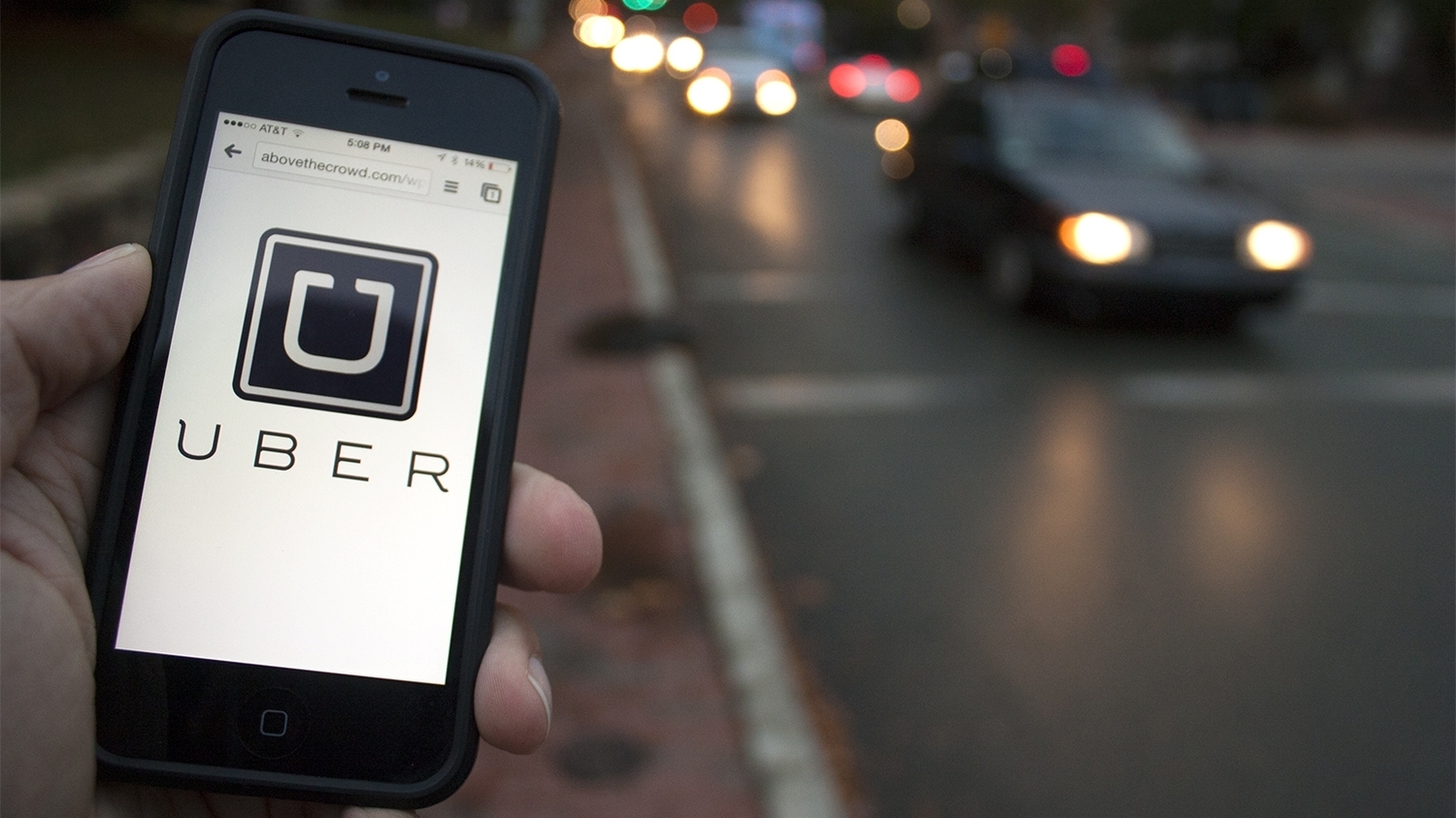 Ce "țeapă" a luat un bucureștean după o cursă de 11 lei cu Uber. Câți bani i-au fost luați de pe card, de fapt