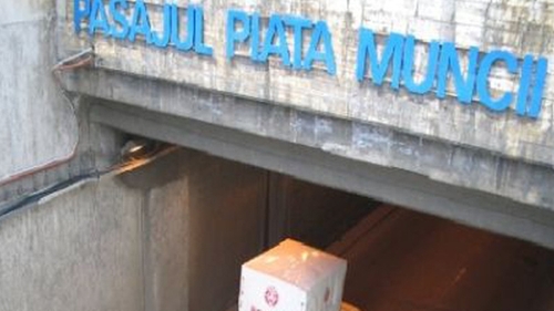 Un tanar s-a aruncat de pe Pasajul Muncii din Bucuresti! Politia si SMURD-ul au venit de urgenta