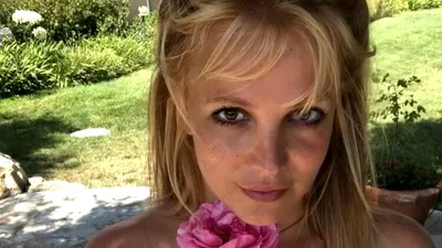 Britney Spears, apariție șocantă! S-a pozat goală pe o plajă. Ce reacții a primit