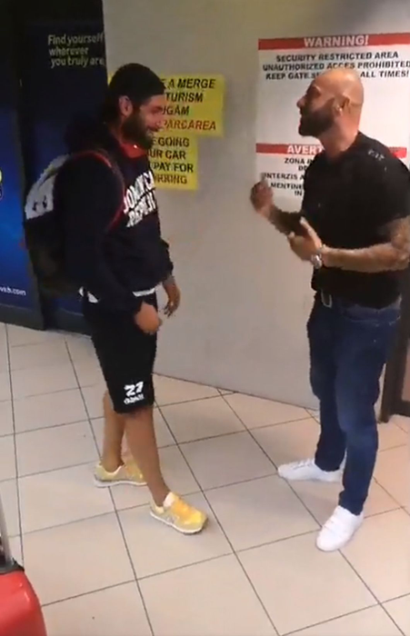 Primele imagini cu Cătălin Cazacu în România! Cine a fost colega „faimoasă” care l-a așteptat la aeroport