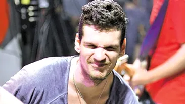 Tudor Chirila spune bancuri porcoase pe scena!