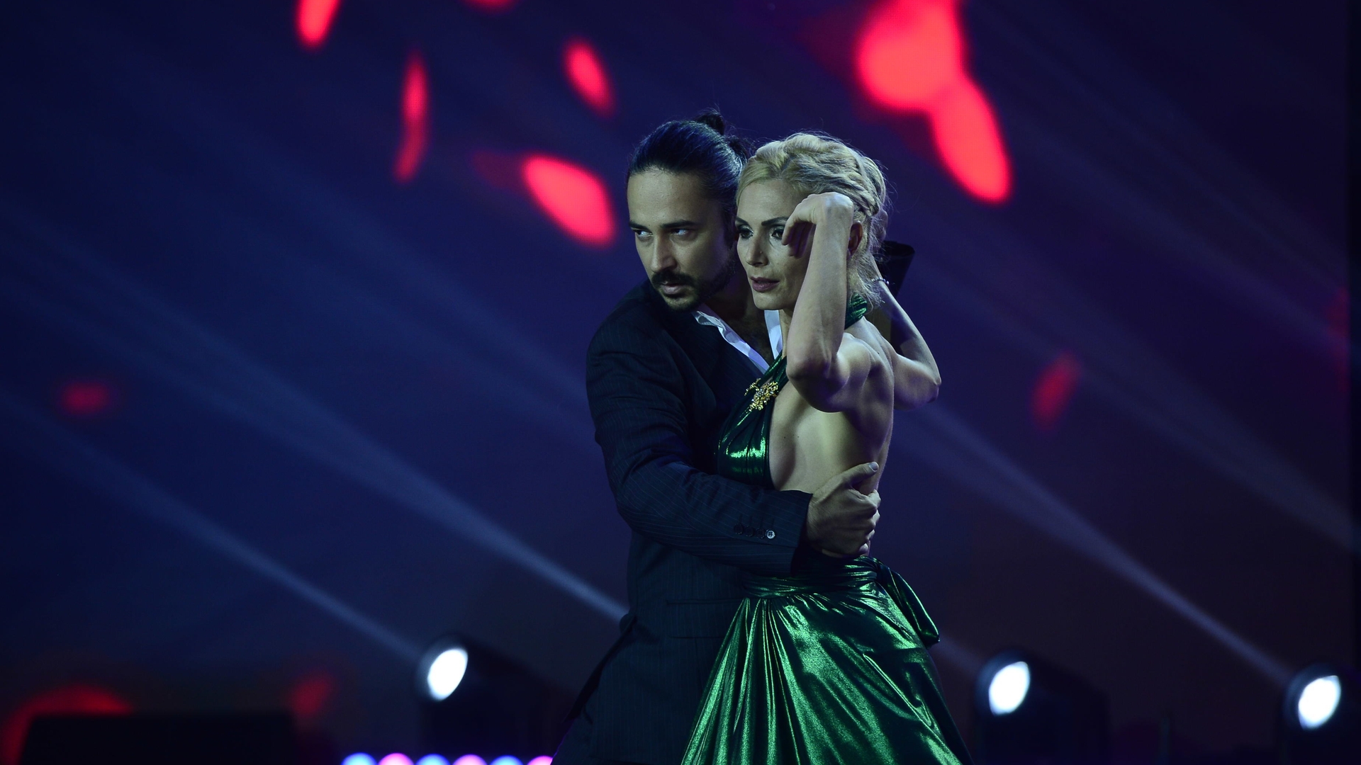 Luana Ibacka pe scena iUmor cu un număr de Tango Comedy