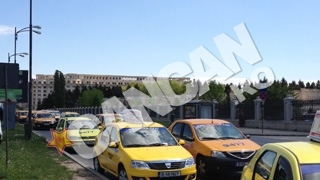 Protest in zona Parcului Izvor din Capitala: taximetristii cer tarif unic si eliminarea piratilor!