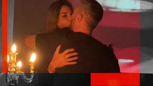 Diana Stejereanu l-a “înghesuit” pe scenă! Sexy-antrenoarea vedetelor n-a mai rezistat și a sărit pe el!