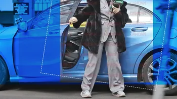 Doinița Oancea a coborât din Mercedes ca de pe podium! Detaliul care a atras imediat atenția