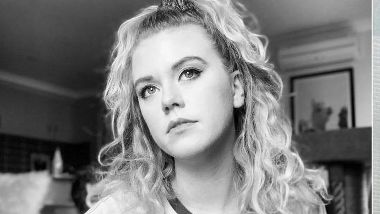 La 23 de ani, o tânără nu știa să distingă stânga de dreapta. Ce soluție ingenioasă a găsit pentru a scăpa de problemă. FOTO