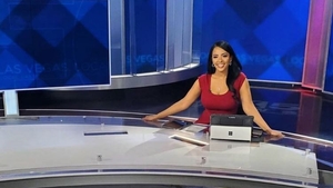O celebră prezentatoare TV a fost găsită de polițiști beată și goală pușcă la volan!