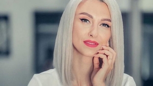 Andreea Bălan a intrat în atenția internauților. Fanii au criticat-o dur pentru schimbarea de look din ultima perioadă. „Ești leit Viviana”