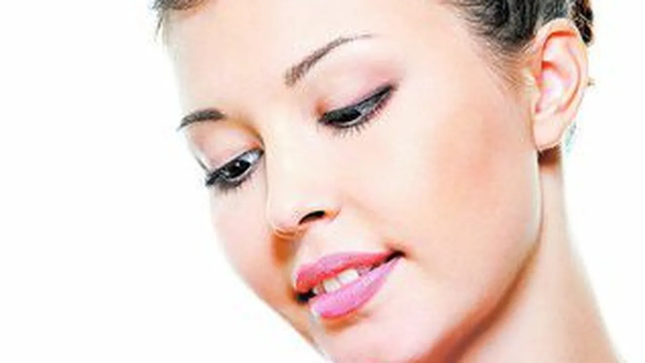 Remedii pentru mainile uscate, imbatranite si cu unghii casante