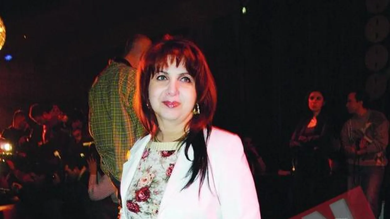 Carmen Serban face armata cu cameramanii