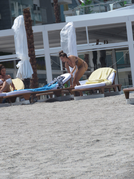 Justyna Gradek, fosta iubită a lui Philpp Plein, pe plaja de la Mamaia