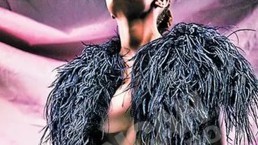 La 10 ani de la prima interventie chirurgicala! Si-a schimbat silicoanele