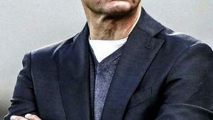 Răzvan Lucescu, gest sfâșietor după moartea tatălui său. Imaginile spun tot despre durerea lui