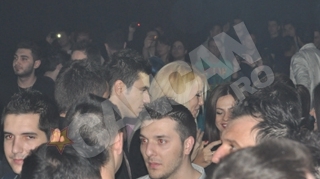 Piti Jr. si-a scos noua iubita in discoteca