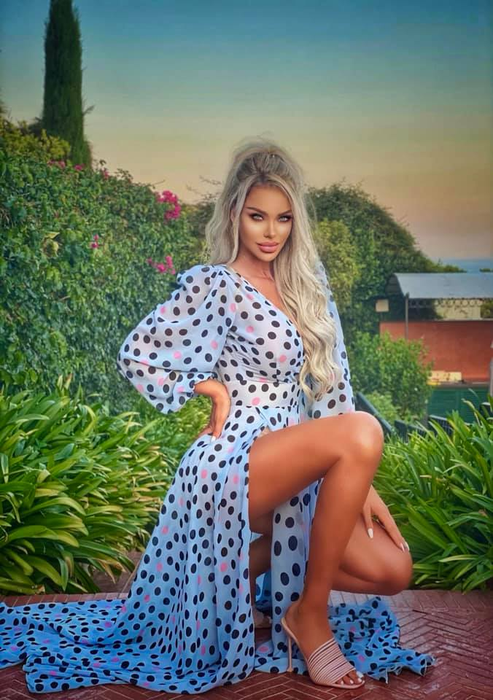 Bianca Drăgușanu, declarație de dragoste pentru noul iubit. Cum a surprins-o bărbatul misterios care o face fericită | FOTO