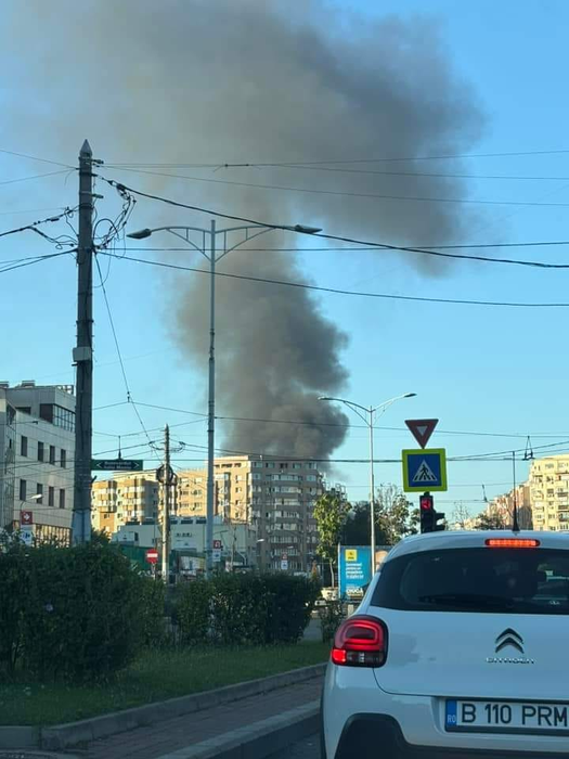 Incendii la fostul cinematograf Gloria și pe Aleea Lacul Morii. Sursă foto: Martori eveniment