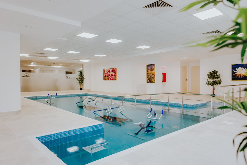 Piscină de hidroterapii cu biciclete medicinale și bandă