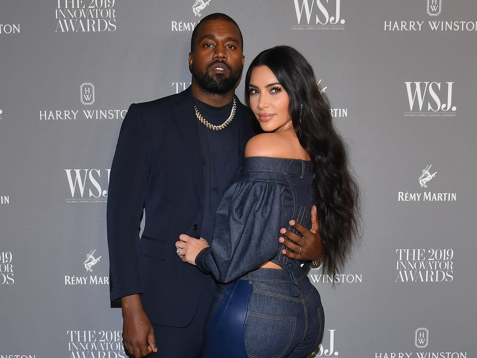 INCREDIBIL! Cum arată mega frigiderul lui Kim Kardashian în carantină! Vedeta de la Hollywood și-a creat un magazin alimentar în propria casă. VIDEO