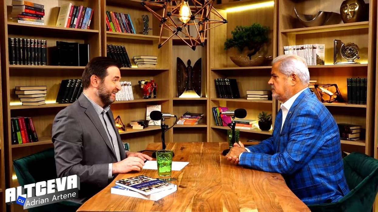 Adrian Năstase este invitat la podcastul "Altceva cu Adrian Artene" , difuzat sâmbătă, 6 august, de la ora 19.00 / (Sursa: Captură video)
