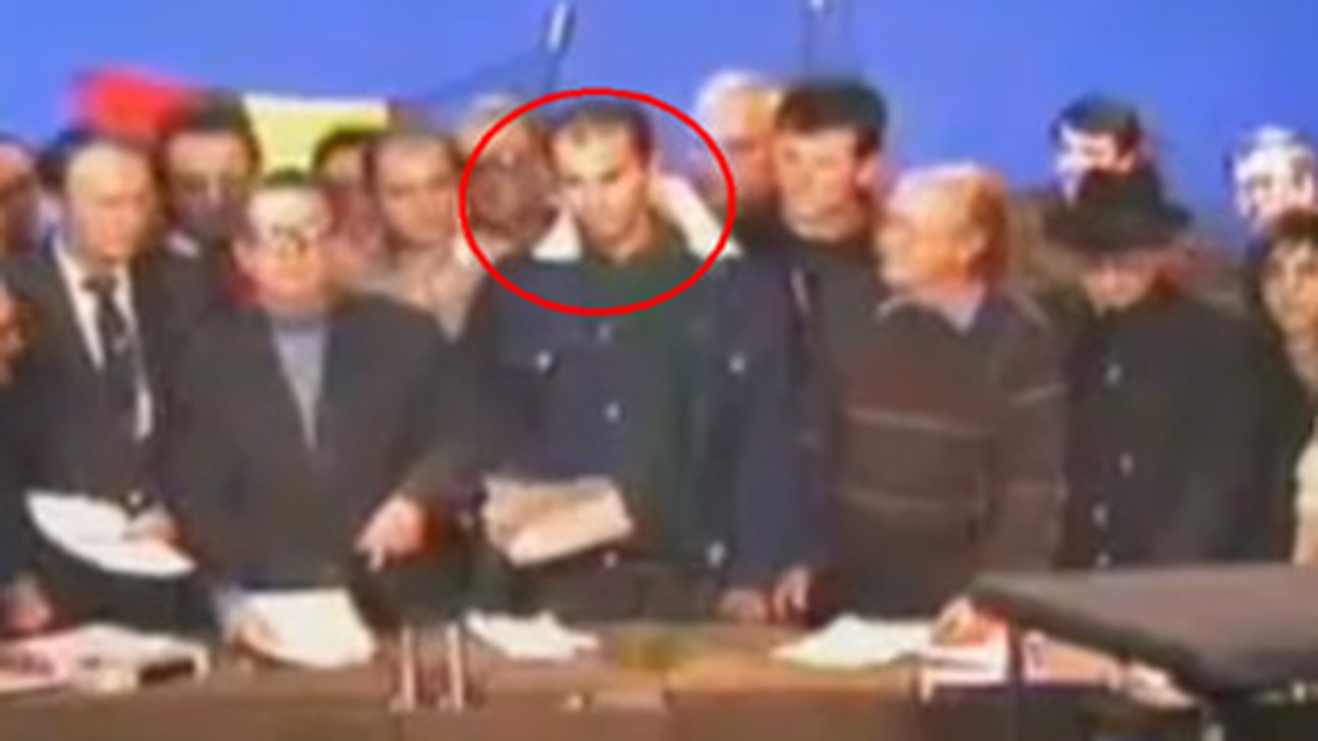 Vanghelie Jr. si Stelea Jr. se lupta pentru fiica revolutionarului Filipoiu! Vrajiti de Serena!