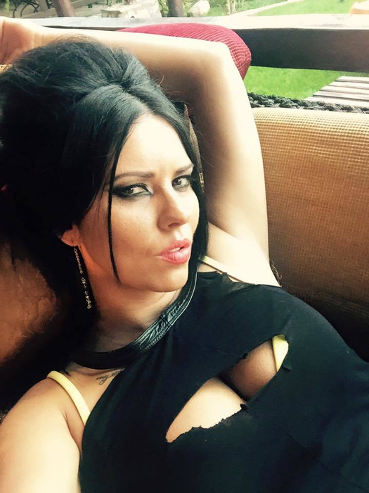 Prima imagine cu RALUCA MACOVEI, după ce a fost operată! Ce mesaj a scris pe pagina ei de Facebook