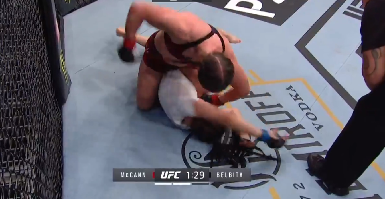 Diana Belbiţă, bătută măr la debutul în UFC. Vedeta de la Exatlon s-a pozat după loviturile puternice încasate și a spus ce face după meci