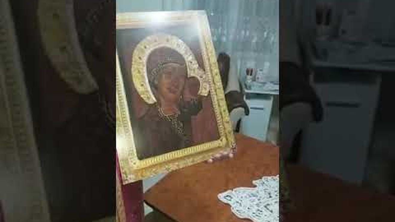 Incredibil! Icoana Maicii Domnului, de la Mănăstirea Oituz, plânge cu lacrimi de mir! Să fie oare un semn divin în plină pandemie