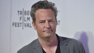 Viața lui Matthew Perry, dezvăluită într-un nou documentar. Netflix va publica imagini nemaivăzute cu starul din „Friends”