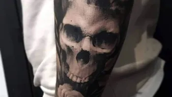 (P) Tot mai mulți români își fac tatuaje și piercing. Ce trebuie să știi înainte să alegi un salon în București