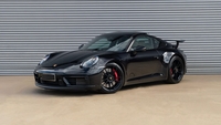 Cea mai titrată gimnastă a lumii, victima hoților! Au intrat pe proprietatea ei și i-au furat un Porsche GTS din garaj
