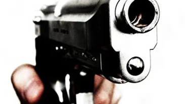 Sofer impuscat de un politist in misiune, dupa ce a refuzat sa opreasca la un filtru