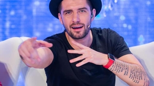 Cuplu bombă în showbiz! Cu cine s-ar fi combinat Cătălin Cazacu
