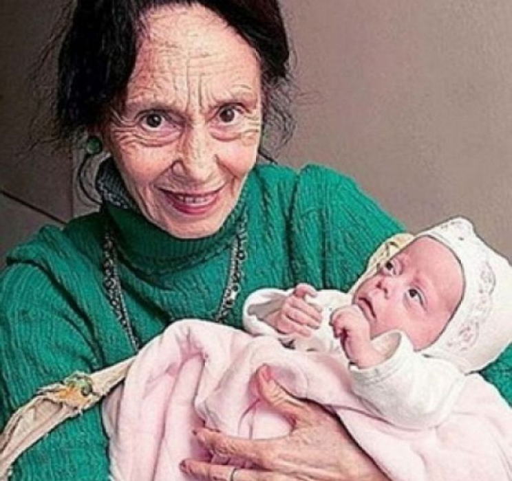 La ce facultate a intrat Eliza, fiica Adrianei Iliescu. Îi calcă pe urme mamei sale