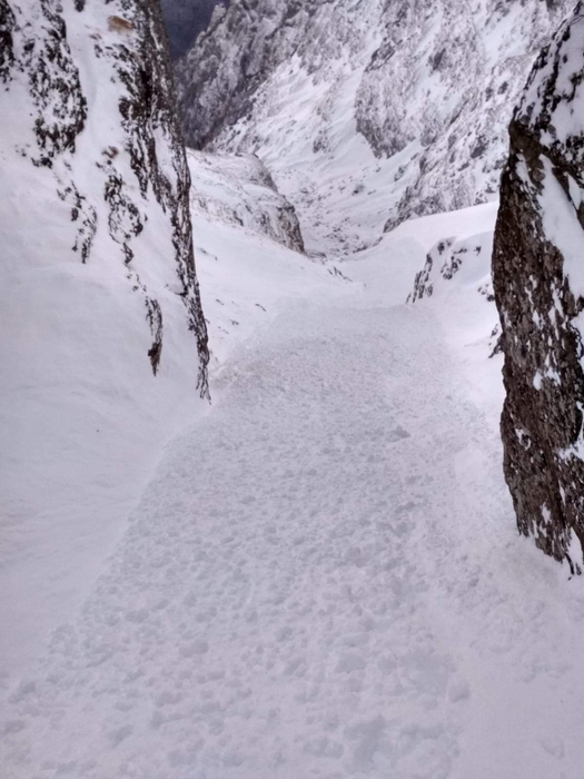 Imagini de la locul avalanșei care a ucis doi oameni, în Bucegi (Foto: Facebook - Salvamont Bușteni)