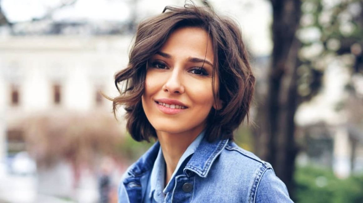 Dana Rogoz, scrisoare pentru fetița ei: ”Dacă m-aș infecta până la nașterea ta, cum oare aș putea eu rezista stand în altă cameră decât tine?”