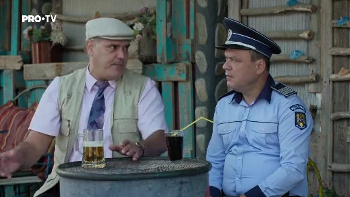 Leonid Doni îl interpretează pe Robi, polițistul satului, în Las Fierbinți