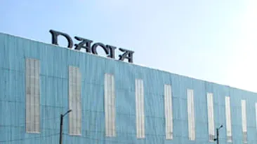 Un muncitor de la Automobile Dacia a murit dupa ce a fost izbit in piept de un utilaj