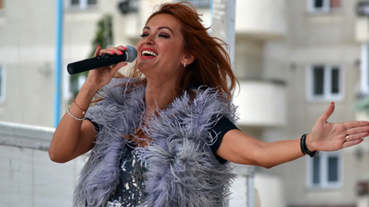 BOMBA in industria noastra muzicala! Una dintre cele mai indragite cantarete din Romania renunta la muzica