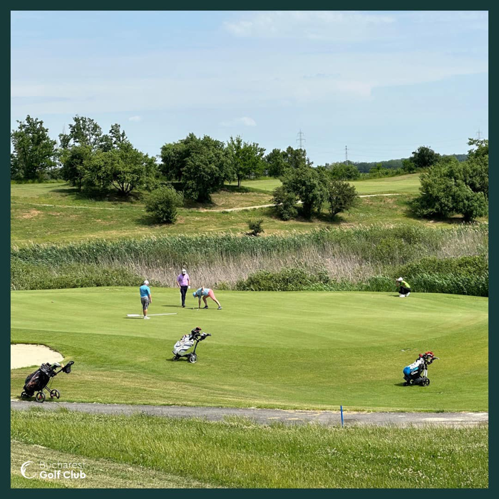 Și în România, golful prinde aripi. BUCHAREST.GOLF este unul dintre cluburile unde pasionații de golf își pot urma visul