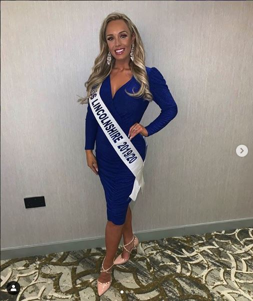 Transformarea uluitoare a unei blonde voluptuoase! A fost părăsită de iubit pentru că era grasă, avea 108 kg, iar acum a ajuns Miss Marea Britanie